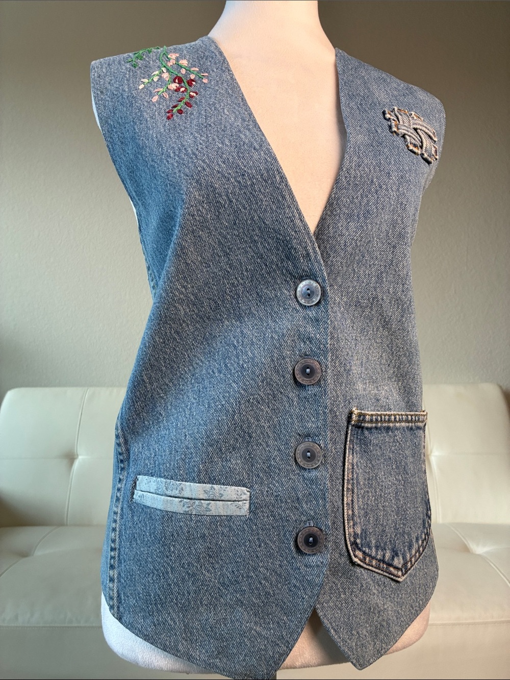 Vintage 80’s Denim Button-Front Vest in Washed Blue & Floral Accents